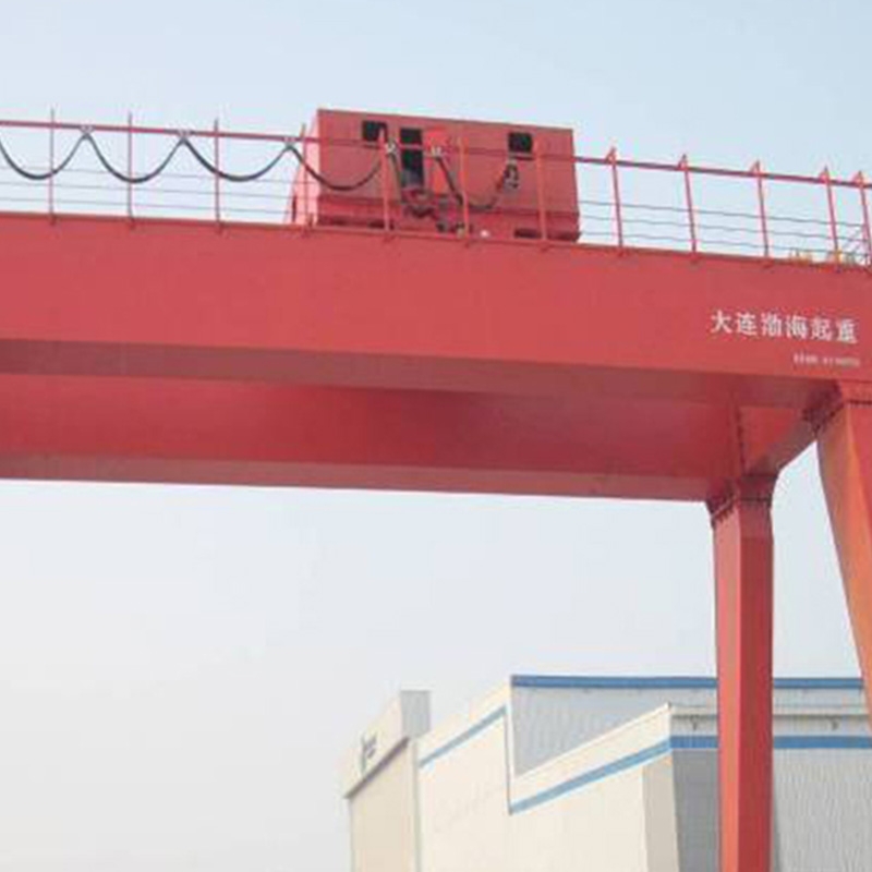 一重集團(tuán)天津重工320/50t-30m起重機(jī)使用現(xiàn)場
